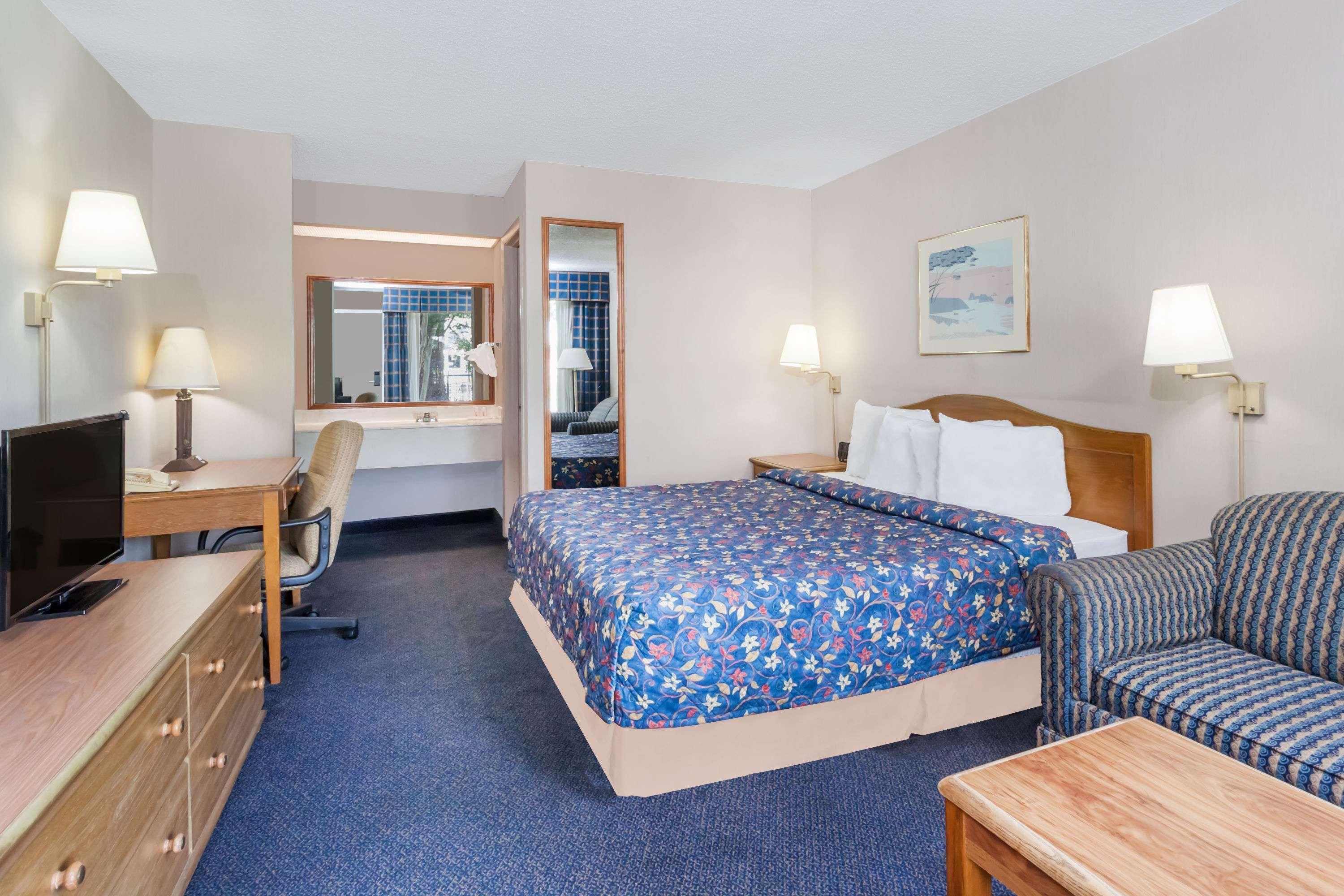 Days Inn By Wyndham Seguin Tx Εξωτερικό φωτογραφία