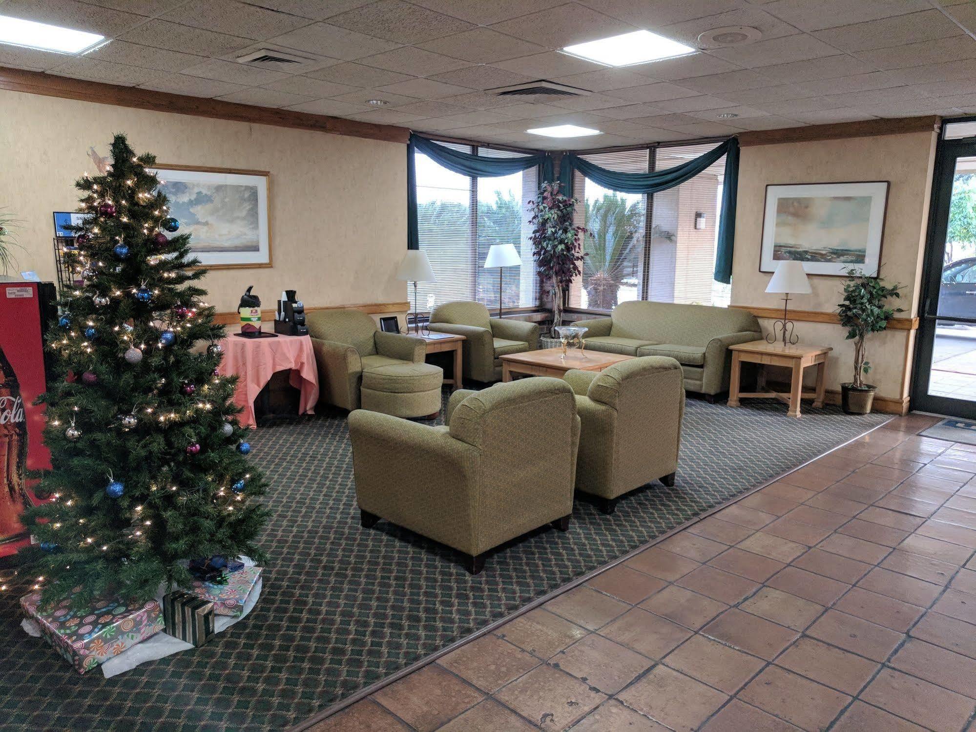 Days Inn By Wyndham Seguin Tx Εξωτερικό φωτογραφία